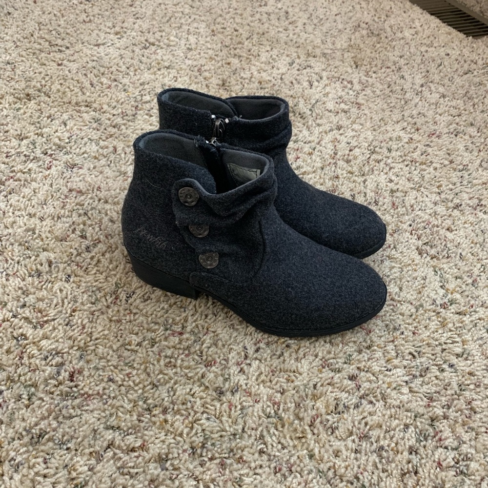 Grey ankle boots.